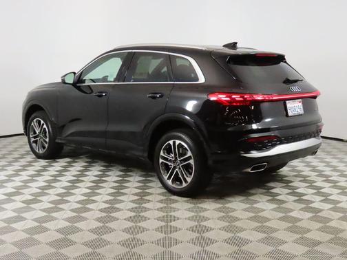 2025 Audi Q5 Premium TFSI quattro S tronic