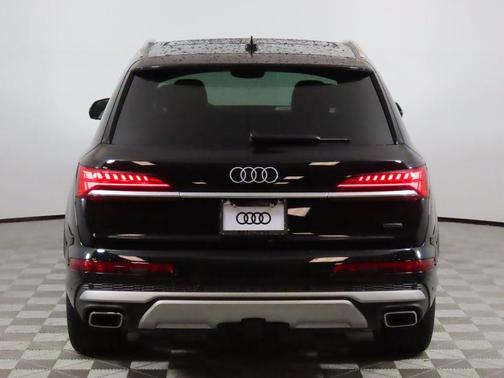 2025 Audi Q7 55 Premium Plus