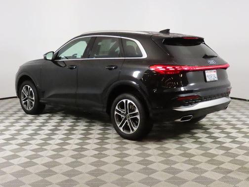 2025 Audi Q5 Premium TFSI quattro S tronic