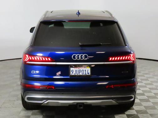 2023 Audi Q7 45 Premium