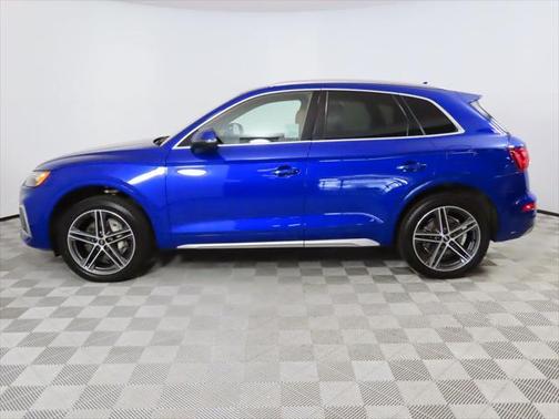 2022 Audi Q5 Premium 55 TFSI e S line quattro S tronic