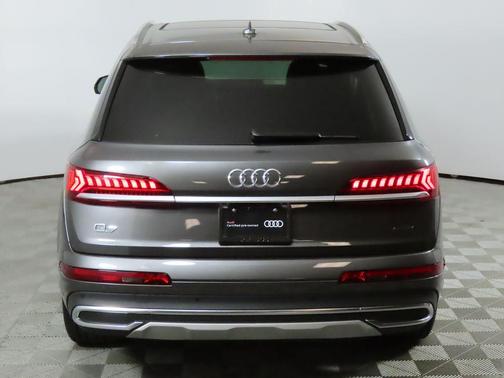 2022 Audi Q7 55 Premium Plus