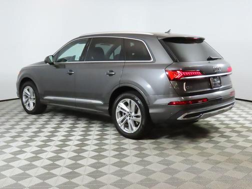 2022 Audi Q7 55 Premium Plus
