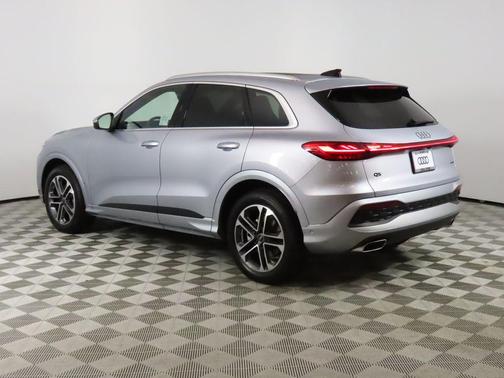 2025 Audi Q5 Prestige TFSI quattro S tronic