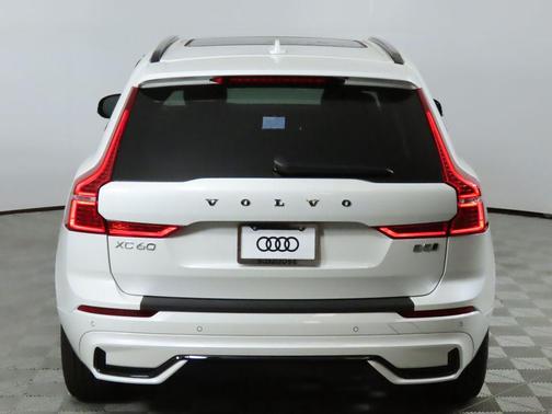 2025 Volvo XC60 B5 Plus