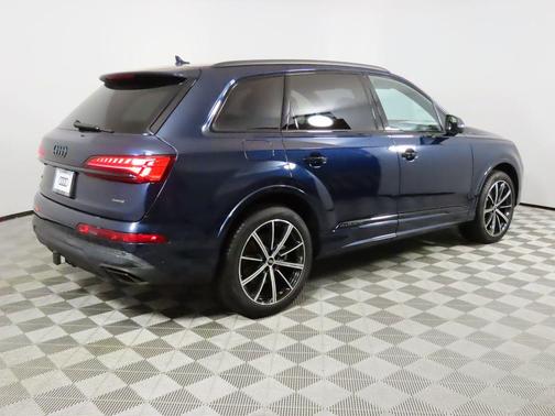 2025 Audi Q7 45 Premium Plus