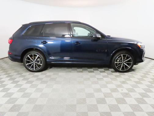 2025 Audi Q7 45 Premium Plus