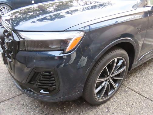2025 Audi Q7 45 Premium Plus