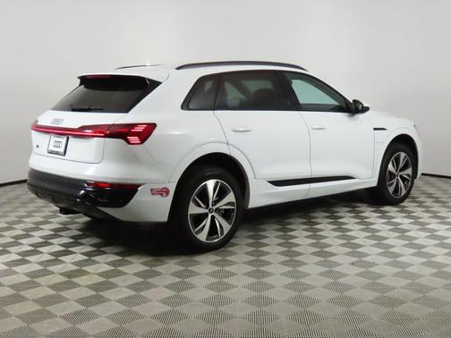 2024 Audi Q8 e-tron Premium