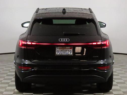 2025 Audi Q6 e-tron Premium Plus quattro