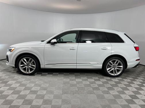 2025 Audi Q7 55 Premium Plus