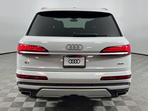 2025 Audi Q7 55 Premium Plus