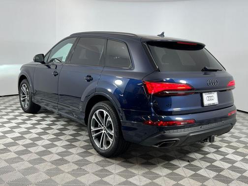 2025 Audi Q7 45 Premium Plus