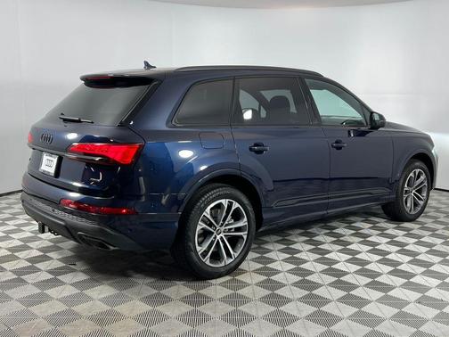 2025 Audi Q7 45 Premium Plus