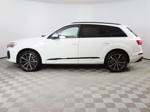 2025 Audi Q7 45 Premium Plus