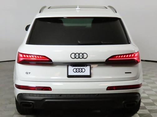 2025 Audi Q7 45 Premium Plus