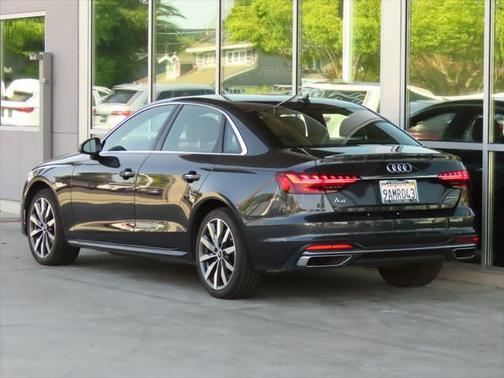 2022 Audi A4 Premium Plus 40 TFSI quattro S tronic