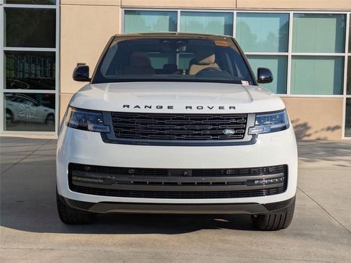 2025 Land Rover Range Rover P550e SE