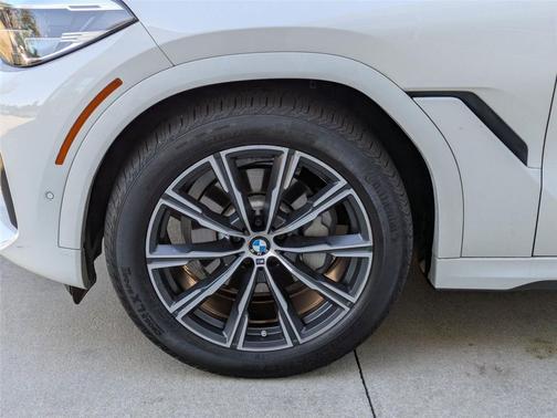 2021 BMW X6 xDrive40i