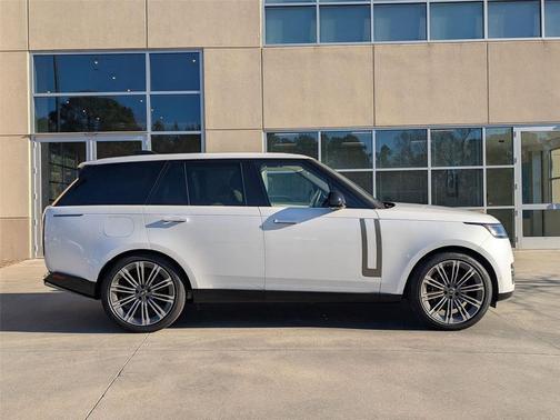 2025 Land Rover Range Rover P530 SE