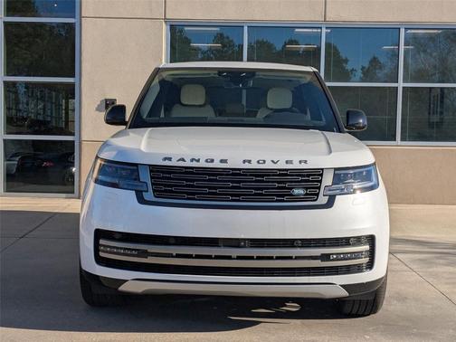 2025 Land Rover Range Rover P530 SE