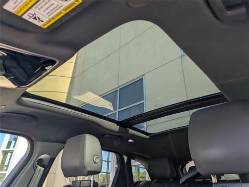 2025 Land Rover Range Rover Velar P400 Dynamic SE