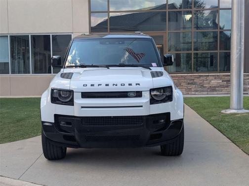 2024 Land Rover Defender 110 P400 X-Dynamic SE