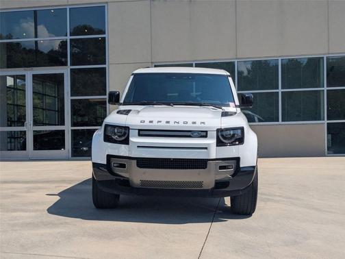 2024 Land Rover Defender 110 P400 X-Dynamic SE