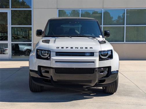 2026 Land Rover Defender X-Dynamic SE