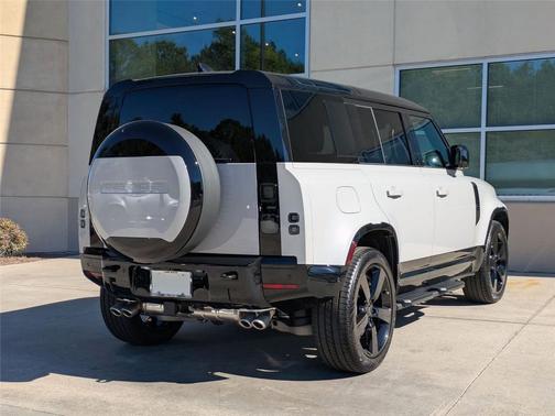2026 Land Rover Defender X-Dynamic SE