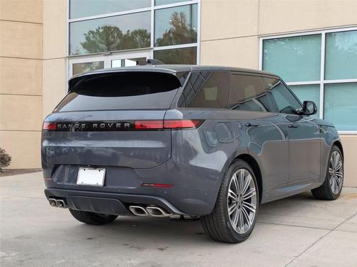 2025 Land Rover Range Rover Sport SE