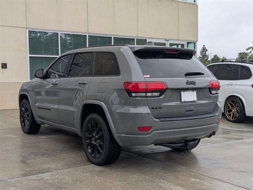 2022 Jeep Grand Cherokee Laredo