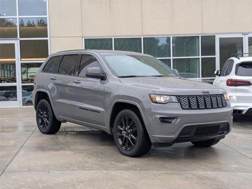 2022 Jeep Grand Cherokee Laredo