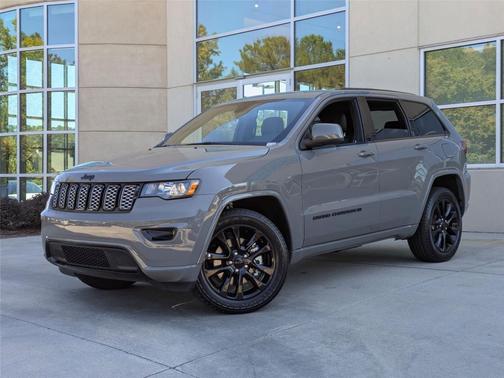 2022 Jeep Grand Cherokee Laredo