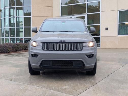 2022 Jeep Grand Cherokee Laredo