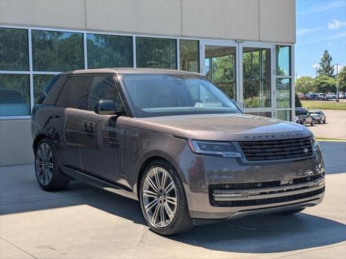 2025 Land Rover Range Rover P400 SE
