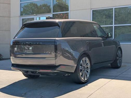 2025 Land Rover Range Rover P400 SE