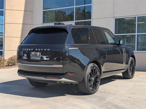 2025 Land Rover Range Rover P530 SE
