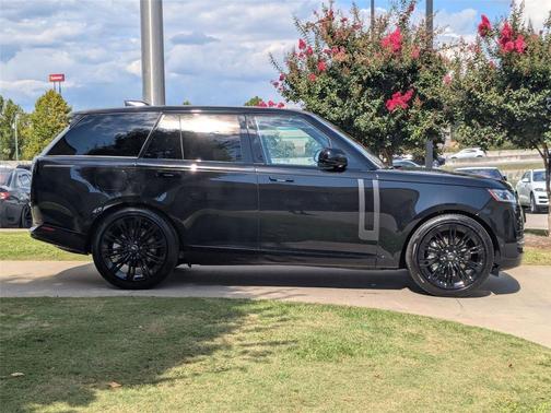 2025 Land Rover Range Rover P530 SE