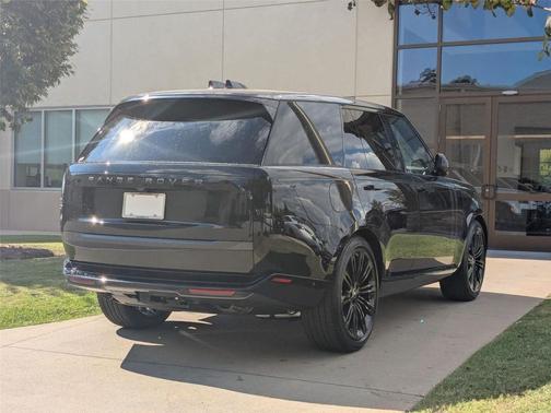 2025 Land Rover Range Rover P530 SE