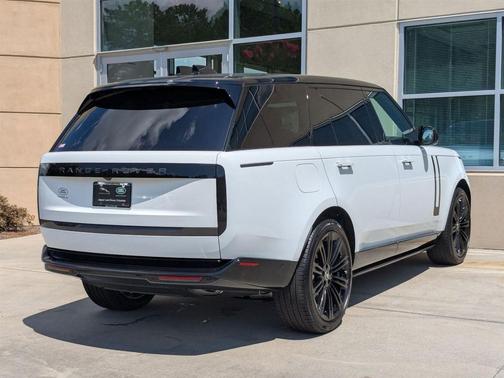 2025 Land Rover Range Rover P400 SE 7 Seat