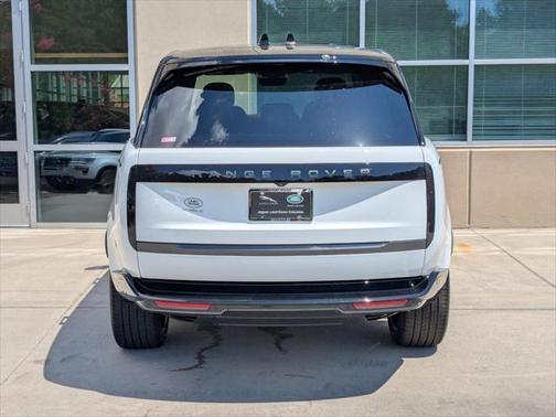 2025 Land Rover Range Rover P400 SE 7 Seat