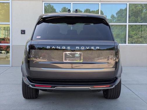 2025 Land Rover Range Rover P550e SE