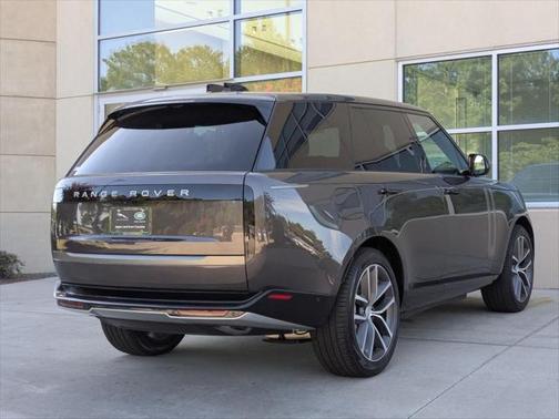 2025 Land Rover Range Rover P550e SE