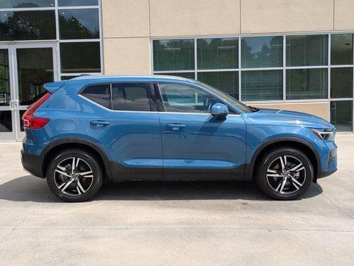 2024 Volvo XC40 B5 Core Bright Theme