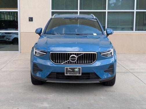 2024 Volvo XC40 B5 Core Bright Theme