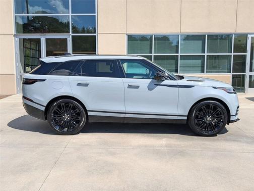 2026 Land Rover Range Rover Velar P250 SE R-Dynamic