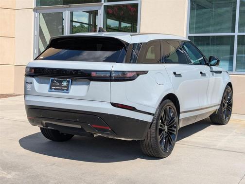 2026 Land Rover Range Rover Velar P250 SE R-Dynamic