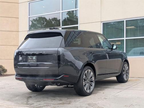 2025 Land Rover Range Rover P530 SE