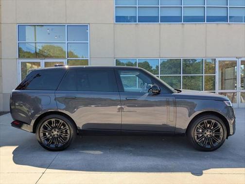 2025 Land Rover Range Rover P400 SE 7 Seat